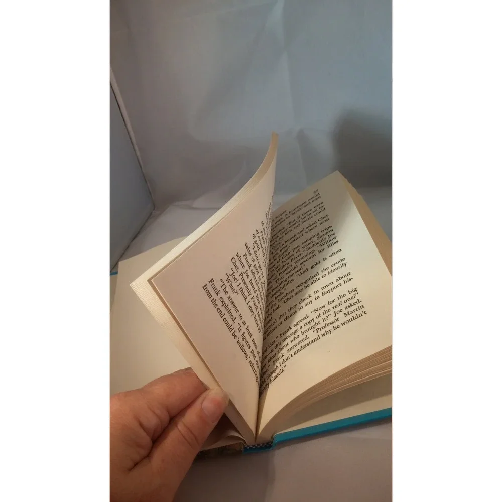 The Shore Road Mystery The Hardy Boys, Franklin W Dixon, blue book